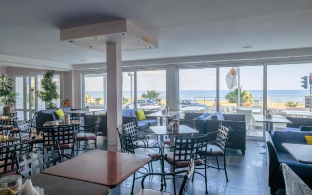 Flamingo Beach Hotel