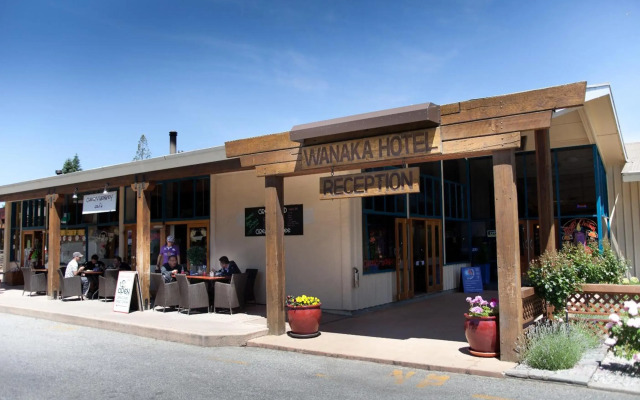 Wanaka Hotel