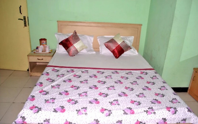 Goroomgo Viren Plaza Agra