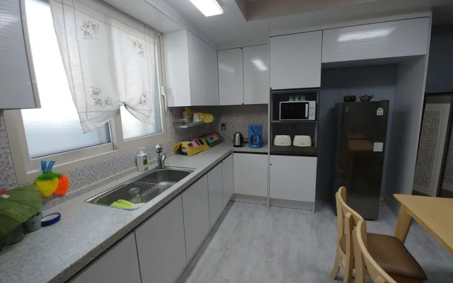 Friends Guest House - woman only