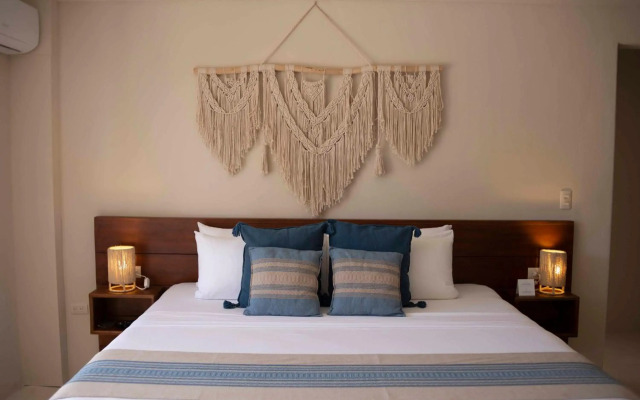 Noah Beach Hotel & Suites