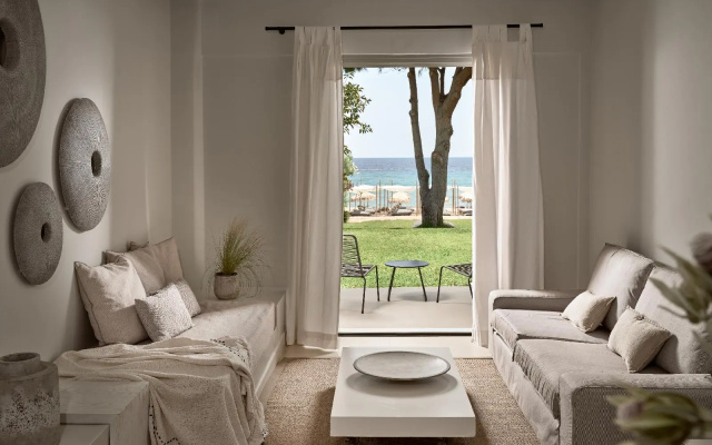 The Bay Hotel & Suites