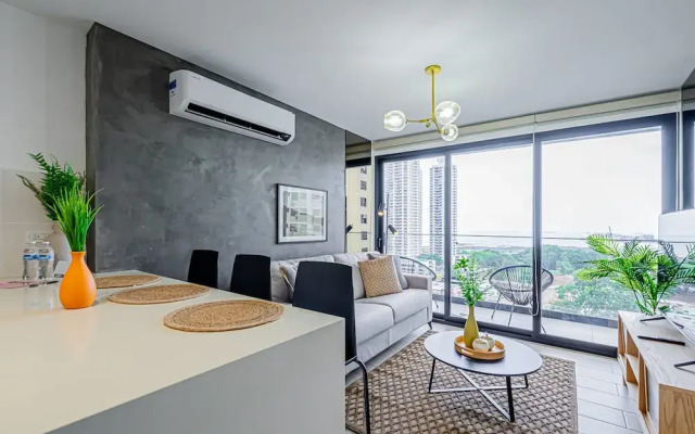w Elegant 1BR With Balcony in San Francisco