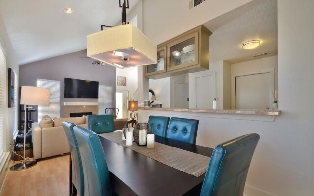 Austin Family Townhome with Yard by RedAwning