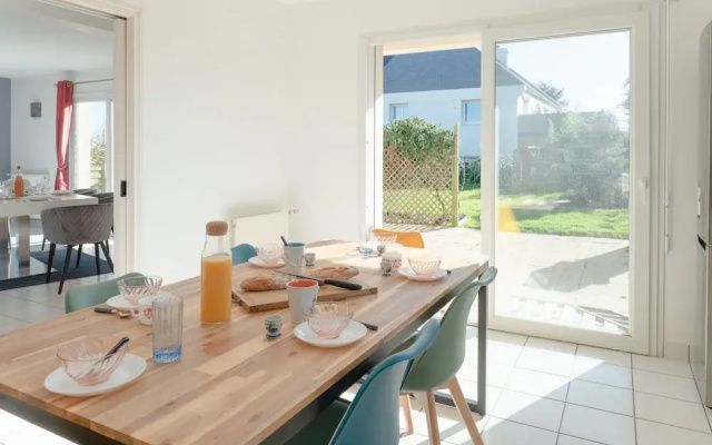 House in Saint-pabu Near Stunning Beaches