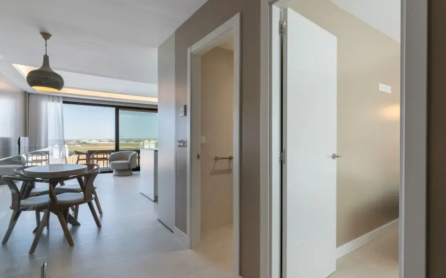Duplex Townhouse With Balcony