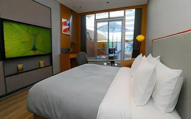 M Hotel Lanou International, Lu Xun's hometown of Shaoxing