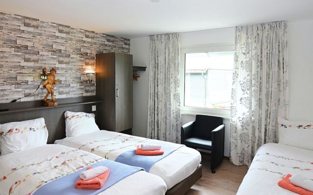 Snug Holiday Home With Storage, Roof Terrace, Private Garden