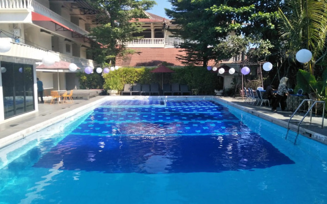 Hotel GRAND ROSELA Yogyakarta
