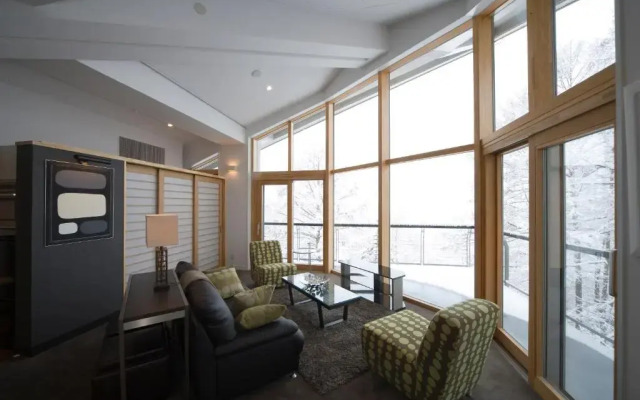 The Ridge Hotel & Apartments