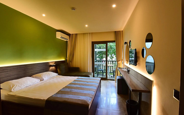 Schlosshotel Berlin By Patrick Hellmann