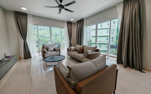 Mountain & Lake Views' Suite Cycas