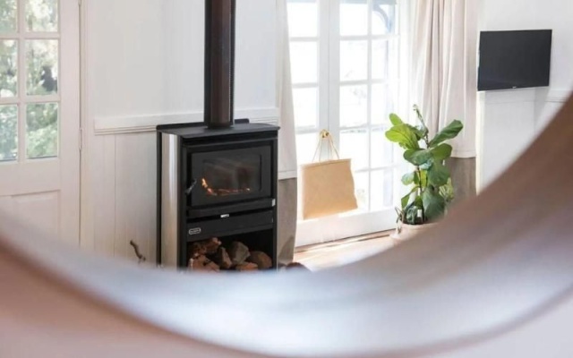 Peppertree Hill Luxury Farm Accommodation – Guest Rooms – Eurunderee