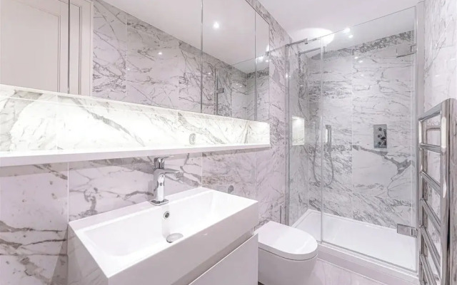 2bed-2bath-aircon-wifi-smarttv-ws98