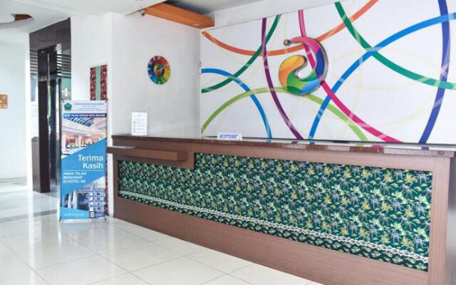 Reddoorz Plus Near Alun Alun Malang