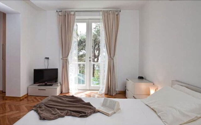 Bonbon Luxury Studio