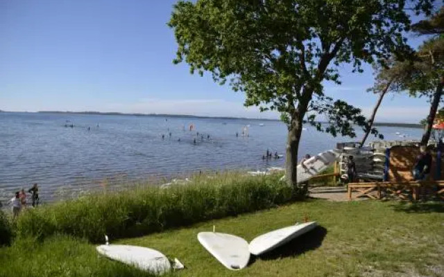 Roter Bungalow am Strand _50m_ _ O