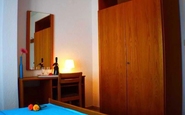 Salonikiou Beach Deluxe Apartments