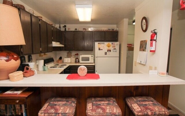 Mammoth Ski & Racquet Club #28 1 Bedroom Condo