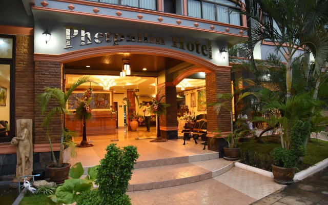 Sripet Hotel