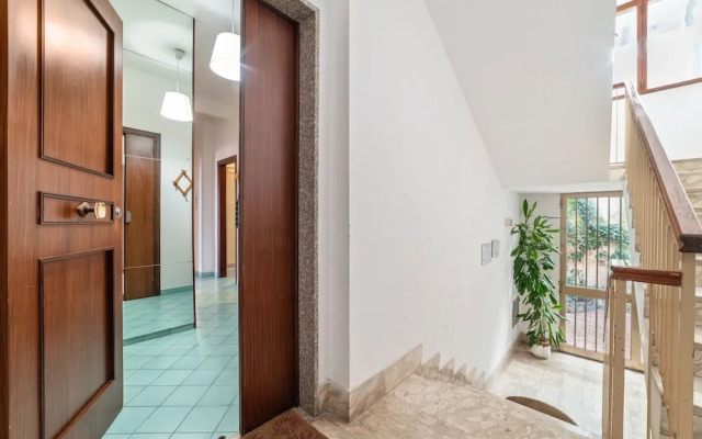 Vietri sul Mare Roomy Flat with Parking