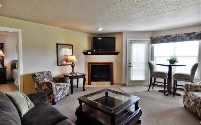 Unit 311 1 Bd/ 1 Ba Condo 1 Bedroom Condo by RedAwning