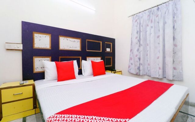 Oyo 37663 Hotel Royal Palace