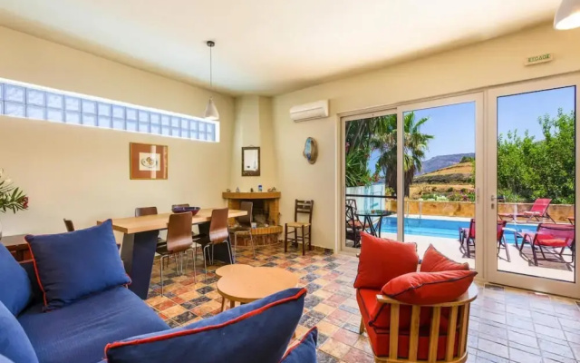 Villa in Episkopi With Private Pool
