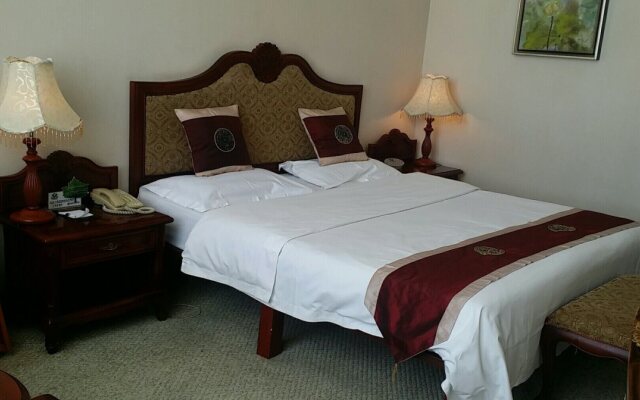 Kunming Plateau Pearl Hotel