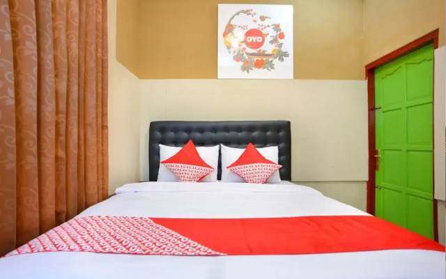 OYO 476 Hotel Naura