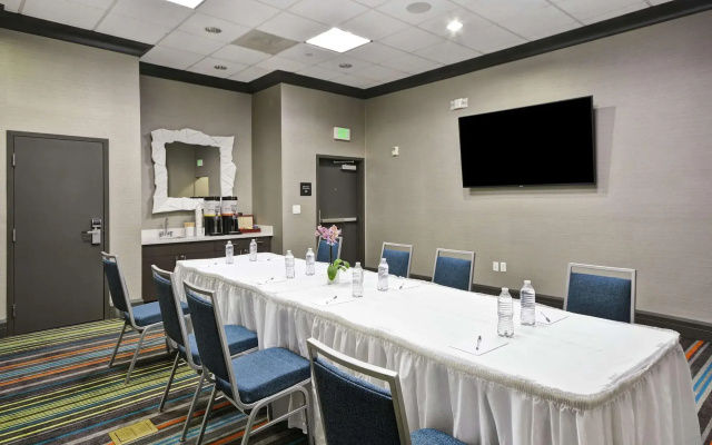 Hampton Inn & Suites Los Angeles Burbank Airport