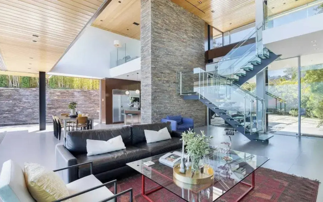 Hollywood Overlook by Avantstay Private Pool + Hot Tub Panoramic Views
