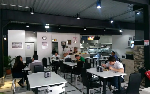 El Escondite Calle 54