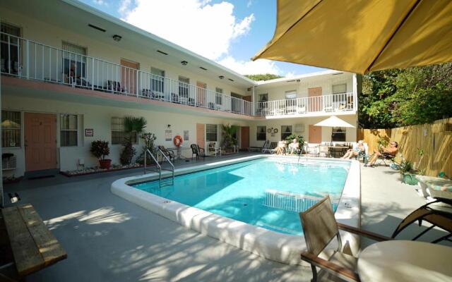 Beachside Gardens Apartments by Lowkl