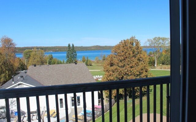 Waterview On The Bay