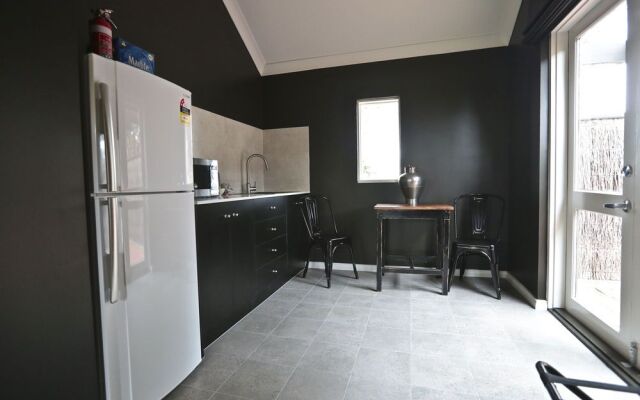 One Paddock Currency Creek Winery Villas