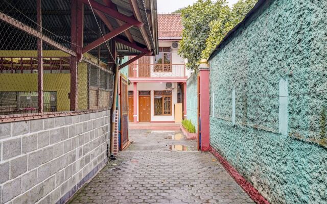 Pondok Pujasera by OYO Rooms