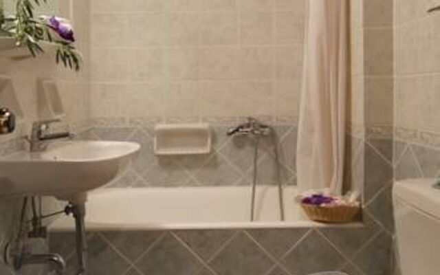 Artemiss Boutique Hotel