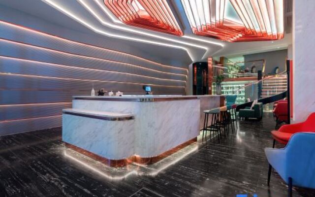 Qilai Light Luxury Hotel