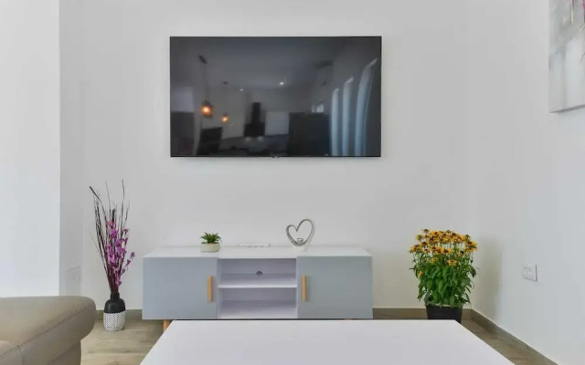 Vila Regina with pool