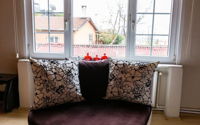 Amazing House With Sea View in Bakirkoy