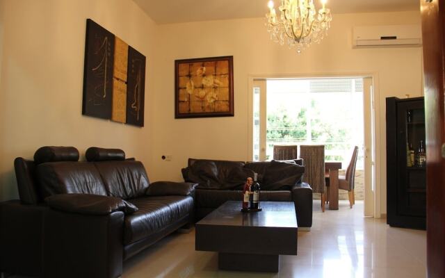 GK Apartments - Bialik 11