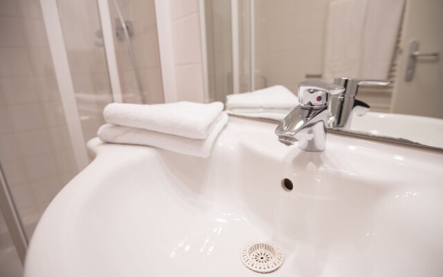 Grand Central Studio Apartments