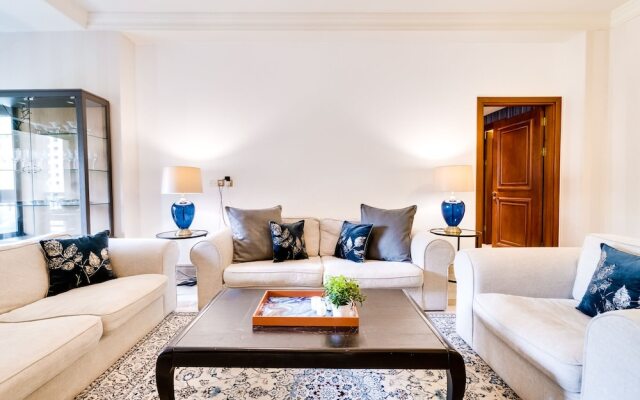 Fairmont North Luxury 2 BR Apt Palm