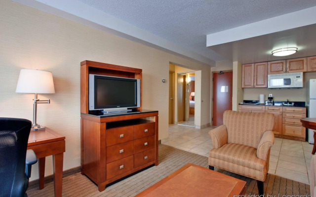 Sandman Hotel & Suites London Downtown