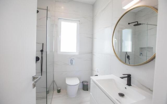 Artizan Seafront Villa 5