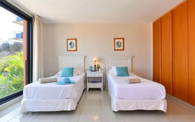 Luxurious Holiday Home With Pool in Maspalomas