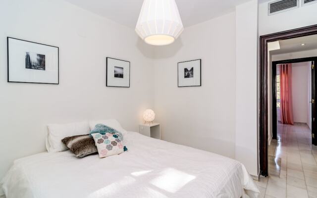 SE-Spacious townhouse in Nueva Andalucia Roomservice