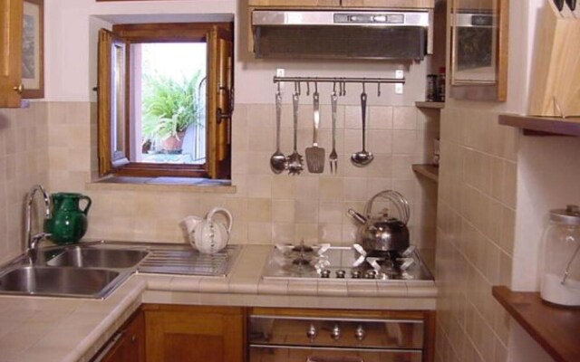 Sant Andrea in Rome With 2 Bedrooms and 1 Bathrooms