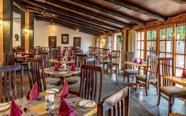 African Sky Hotels - Pine Lake Inn